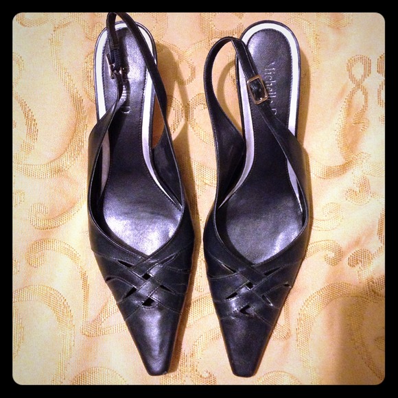 Michelle D navy shoe