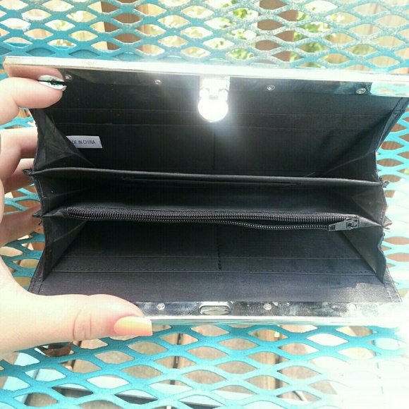 🚫SOLD🚫 Blue leopard wallet. - Picture 2 of 2