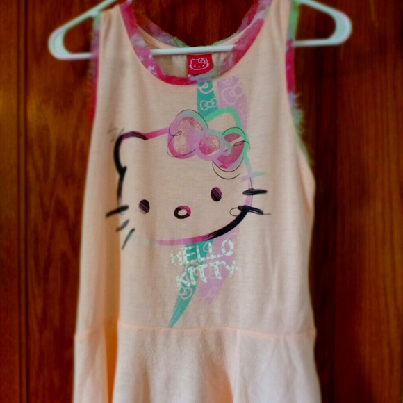 Hello Kitty Tank - Picture 1 of 1