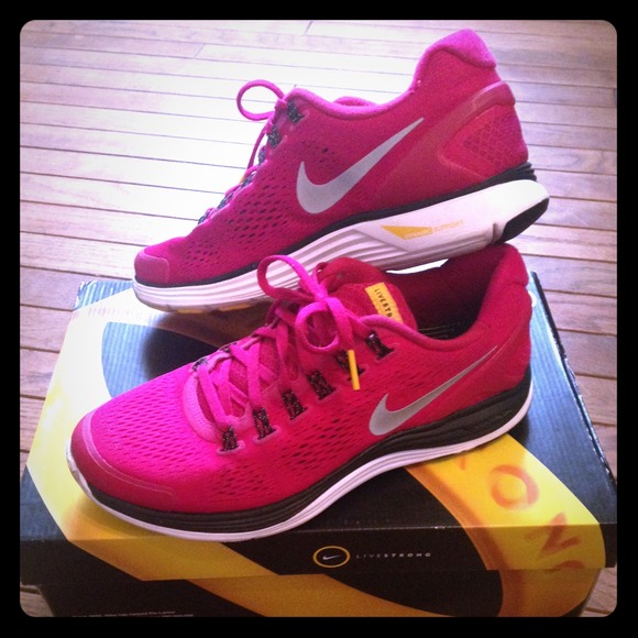 💢SOLD💢NIKE Livestrong Women's Lunerglide 4 LAF