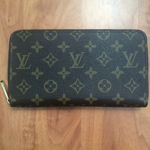 Louis Vuitton Inspired Zip Up Wallet