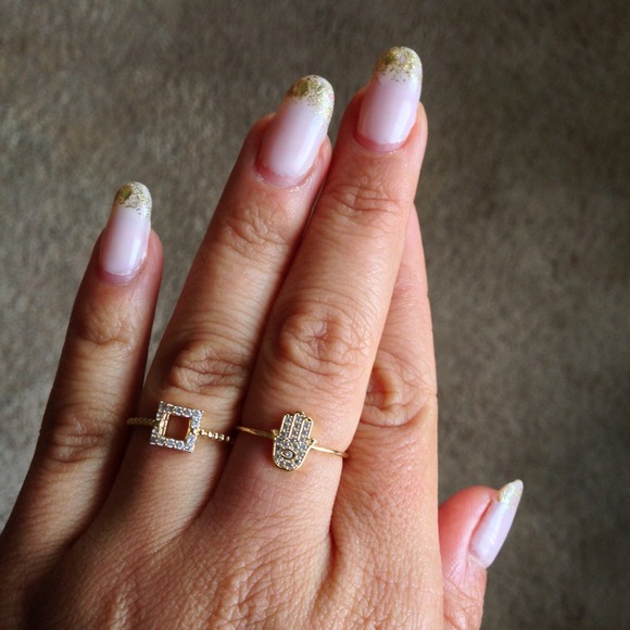 🚫SOLD OUT/ COMING SOON🚫Dainty Hamsa Ring