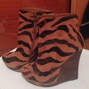 Zebra wedge Booties