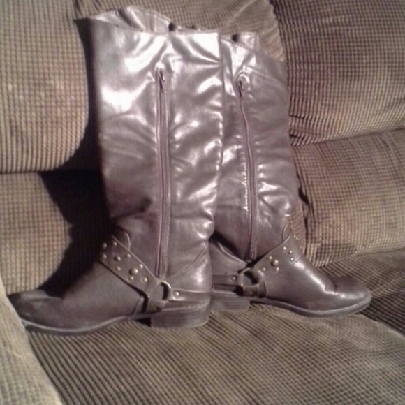 woman's Leather Riding Boots - Picture 2 of 2