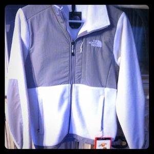 Xs North Face zip up sweater.