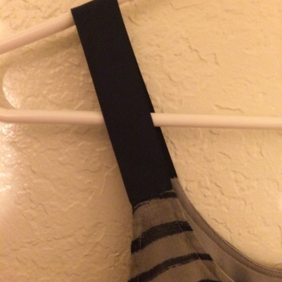 A fun summer dress - Picture 3 of 3