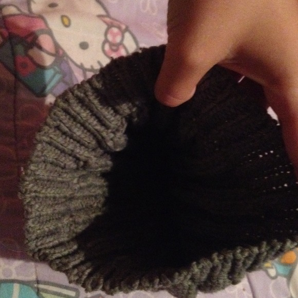 Grey beanie - Picture 3 of 3
