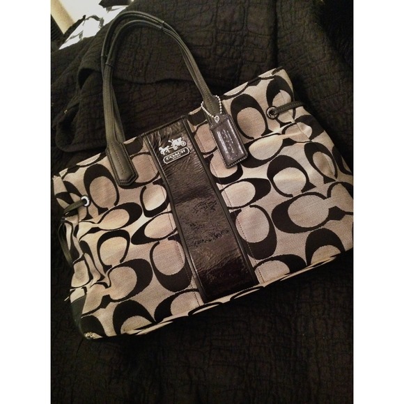 SOLD IN BUNDLE* Signature Coach Purse - Picture 1 of 4