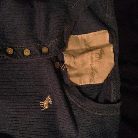 ABERCROMBIE blue T-shirt - Picture 2 of 3