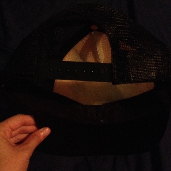 CALI GIRL SnapBack hat - Picture 3 of 3