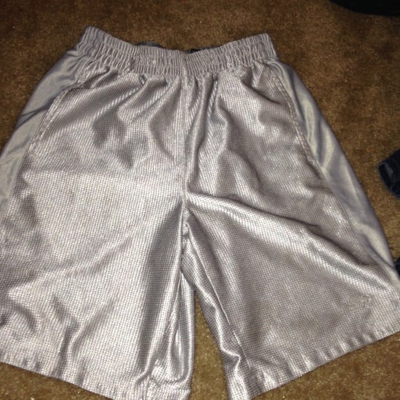 Large gym shorts - Picture 1 of 2