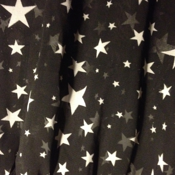 Wet seal star 3/4 sleeved shirt - Picture 2 of 3