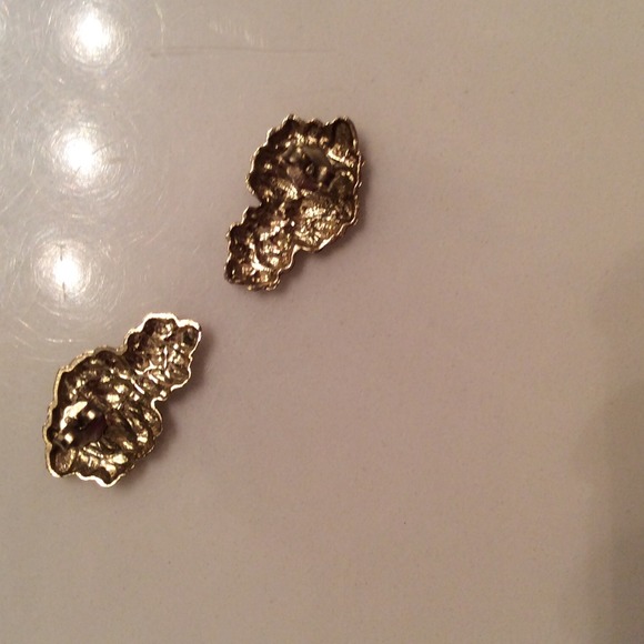 Gold nugs - Picture 1 of 1