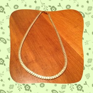 Goldtone S Chain....🌷