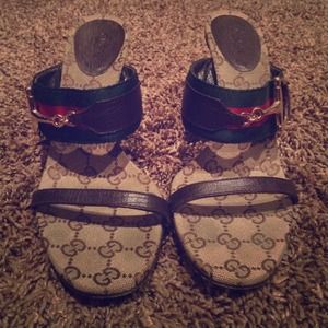 Classic authentic Gucci sandal