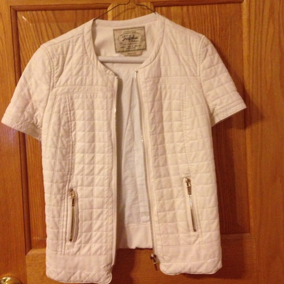 Zara white leather short sleeves jacket