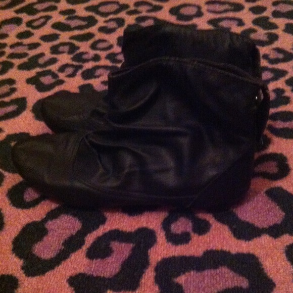 boots - Picture 2 of 4