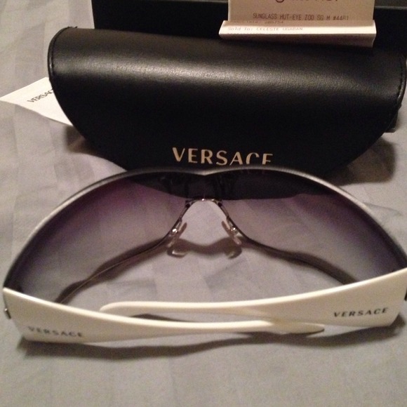Versace sunglasses - Picture 4 of 4