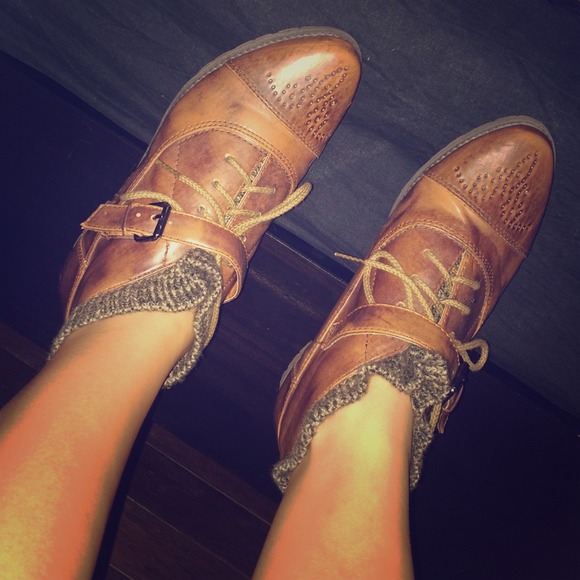 Urban Outfitters Shoes - Mini boots