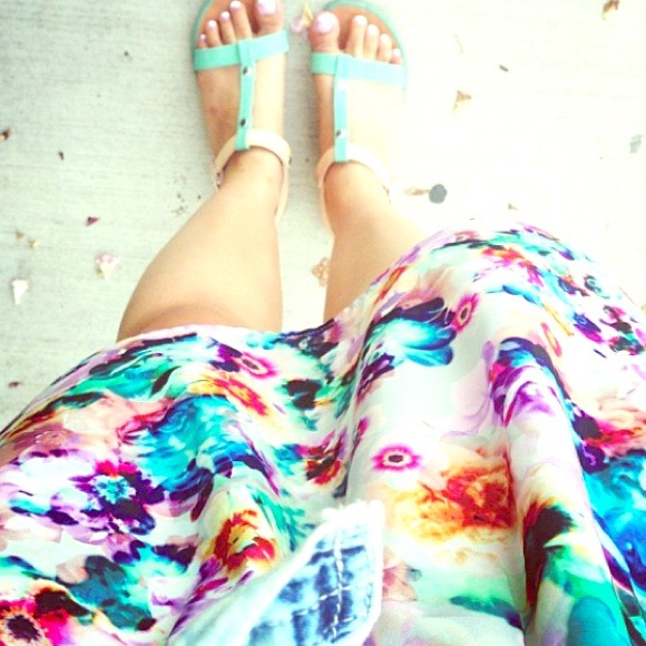 High waisted floral skirt