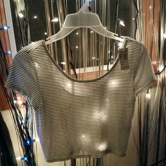 American eagle crop top