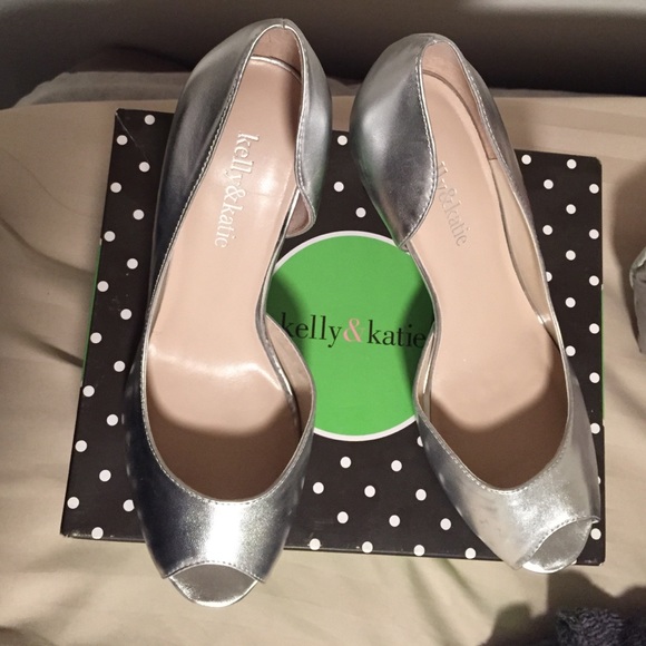 Kelly & Katie-- metallic silver peep toe heels