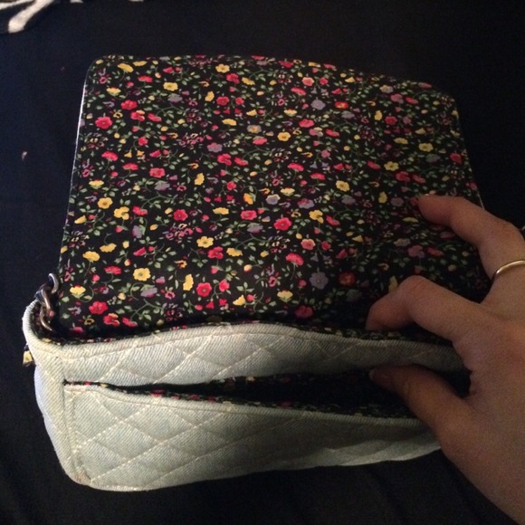 light blue cross body purse - Picture 3 of 3