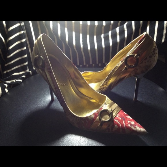 ALDO Stiletto Baroque style pumps