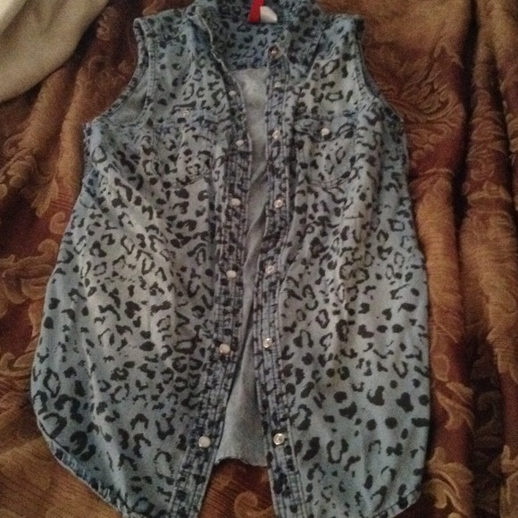Shirt sleeve cheetah button up