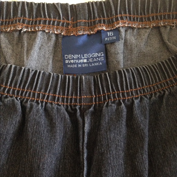 ๐ขSOLD๐ข Denim straight leg jeans - Picture 4 of 4