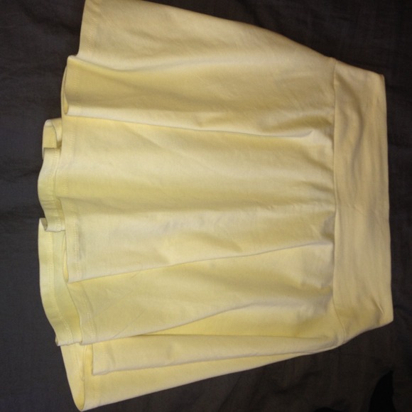 Summer yellow skirt - Picture 2 of 3