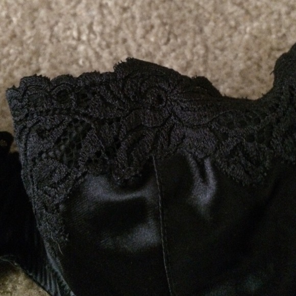 36C sexy VS bra 💋 - Picture 2 of 3