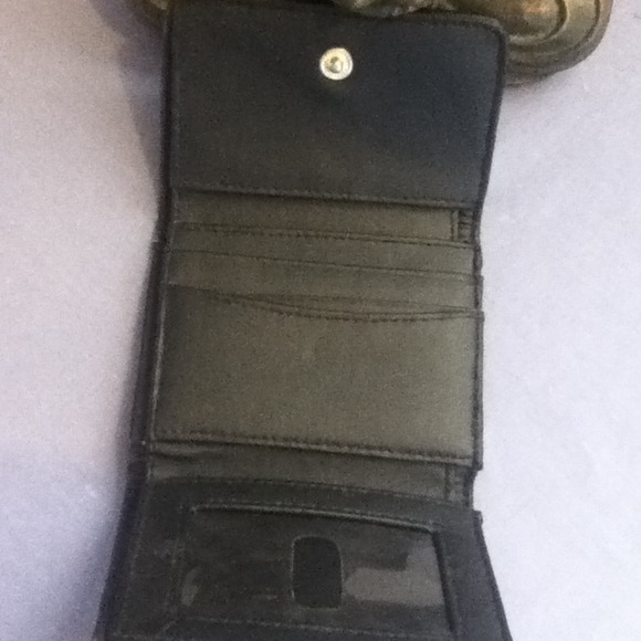 Tri fold black wallet - Picture 2 of 3