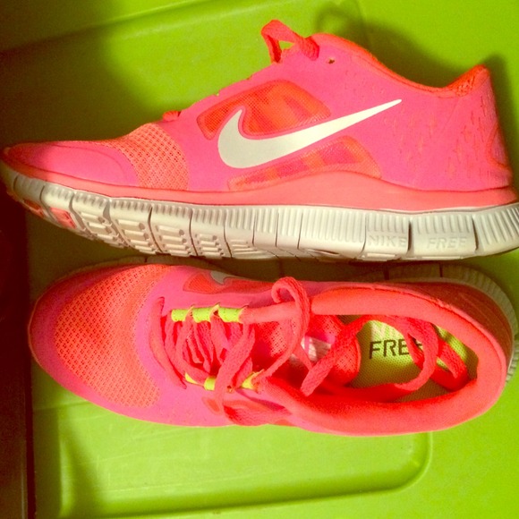 Nike Shoes - Nikes size 8 worn for a couple hours brand new