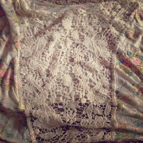 Lace floral white crop top