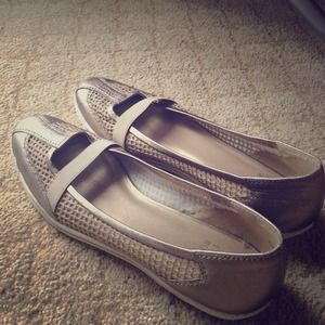 Stuart Weitzman flats