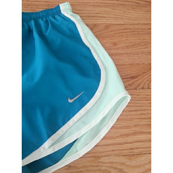 Nike Tempo Dri Fit Running Shorts - Picture 3 of 3