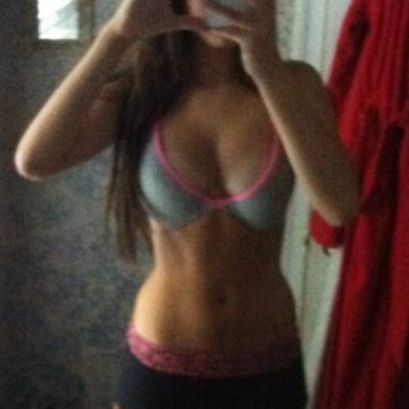 Sports bra - Picture 2 of 3
