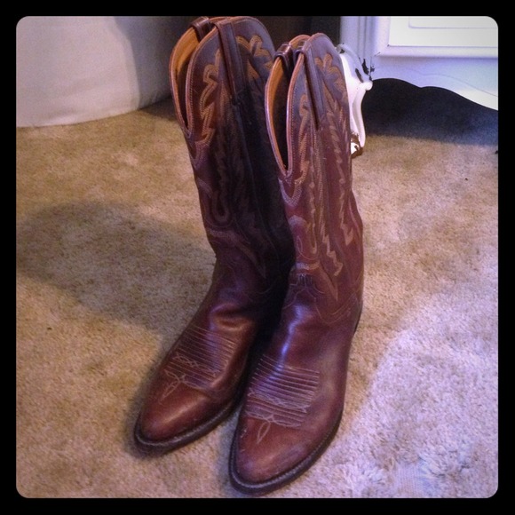 Price reduced-Brown Lucchesse boots