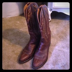 Price reduced-Brown Lucchesse boots