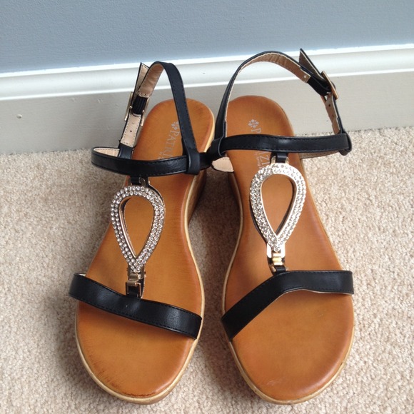 Wedge sandals with rhinestone detail