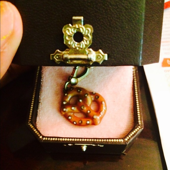 Juicy Couture pretzel charm