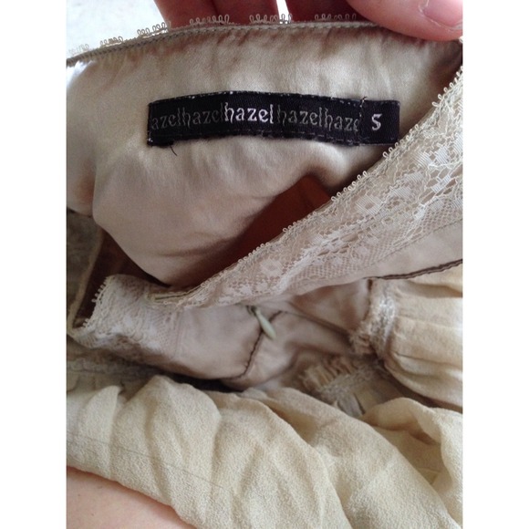 🚫SOLD🚫 Tan Lace Skirt - Picture 3 of 4