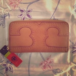 Tory Burch Amalie Zip Continental Wallet