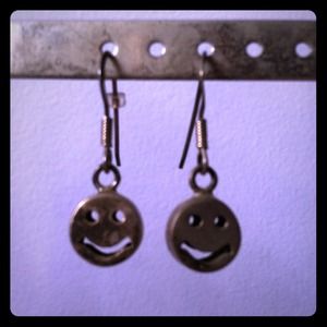 Quiksilver Smiley Earrings