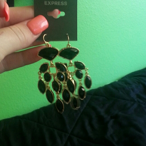 Earings - Picture 2 of 2