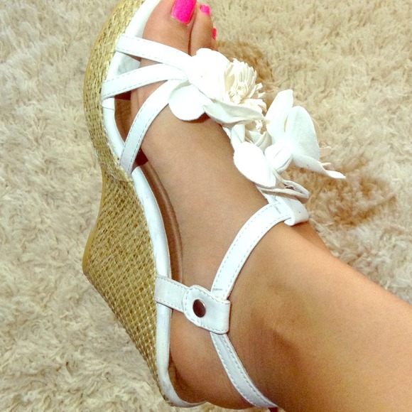 White floral wedge