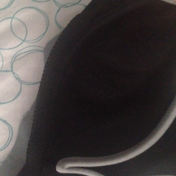 Black and gray push up sports bra - Picture 4 of 4