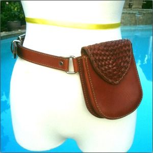 PM_EDITOR PICK Leather belt bag, woven