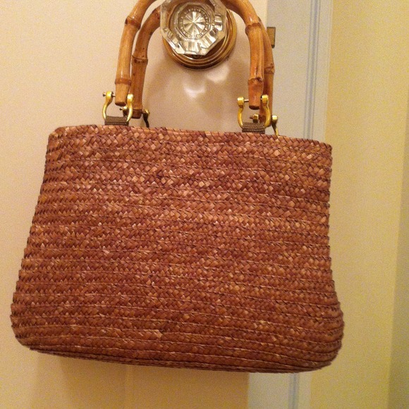 Straw handbag